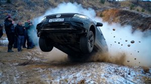 МАССОВЫЙ БОЙ МАШИН! ТИГУАН наказывает ВНЕДОРОЖНИКИ