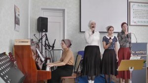 И кровь струилась по лицу Христа