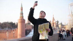 «Голубиная почта» и стационарные телефоны: как Москва учится жить без интернета