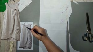 Моделирование. Cтильное платье со складкой спереди. Выкройка № 1991.