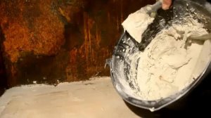 Ремонт плиточным клеем металлического бака для воды. Авторское видео и идея (из архива)