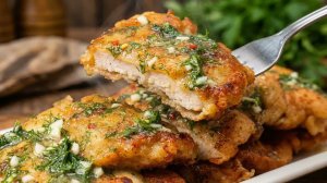 ВКУС НЕ ПЕРЕДАТЬ СЛОВАМИ! Невероятно СОЧНЫЕ КУРИНЫЕ ОТБИВНЫЕ в кляре! Секрет в чесночном соусе