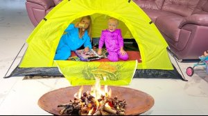 СОФУНЬЯ ШАЛУНЬЯ - СОФИЯ И НИКА СОБРАЛИСЬ В ПОХОД ЗИМОЙ.