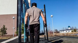 Пройди эти 4 лестницы: ПРОВЕРКА выносливости на УЛИЧНОЙ площадке (пресс, выходы, приседания, и.т.д)