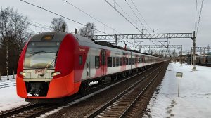 ЭС2Г 012/007 "Ласточка" сообщением Выборг - Санкт-Петербург, следует через станцию Белоостров