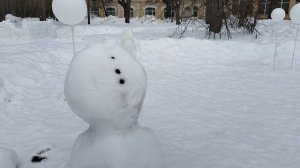 Ледяные фигуры.В подмоскомном "Архангельском"ещё зима.