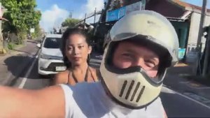 Беженец🇮🇩Бали. БЕЛОРУССКИЕ ДРАНИКИ С БАЛИЙКОЙ! ИТАЛЬЯНЕЦ-КОНКУРЕНТ.КОЛБАСА,ЗА КОТОРУЮ МОГУТ ПОСАДИ