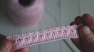 Эта кайма крючком очень красиво смотрится в изделии. Показываю, как связать такую