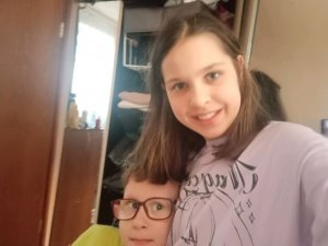 соня может и мои братья играем в разные прикольные игры