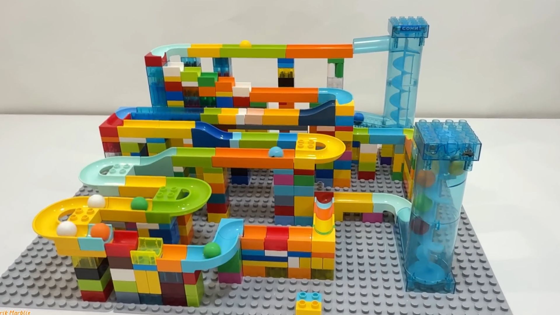 Мультики для детей Гонка Шариков LEGO DUPLO! Экстремальная с Лифтами