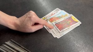 ОН РАСТРОЕН И РАЗБИТ , О ЧЕМ ДУМАЕТ СЕЙЧАС. ТАРО