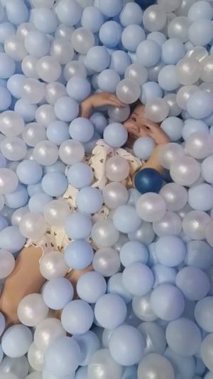 Бассейн с Шариками🙃 👀🔴🔵⚪