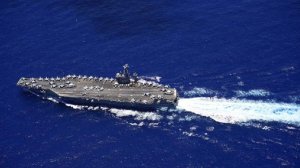 Пентагон отложил списание старейшего авианосца США