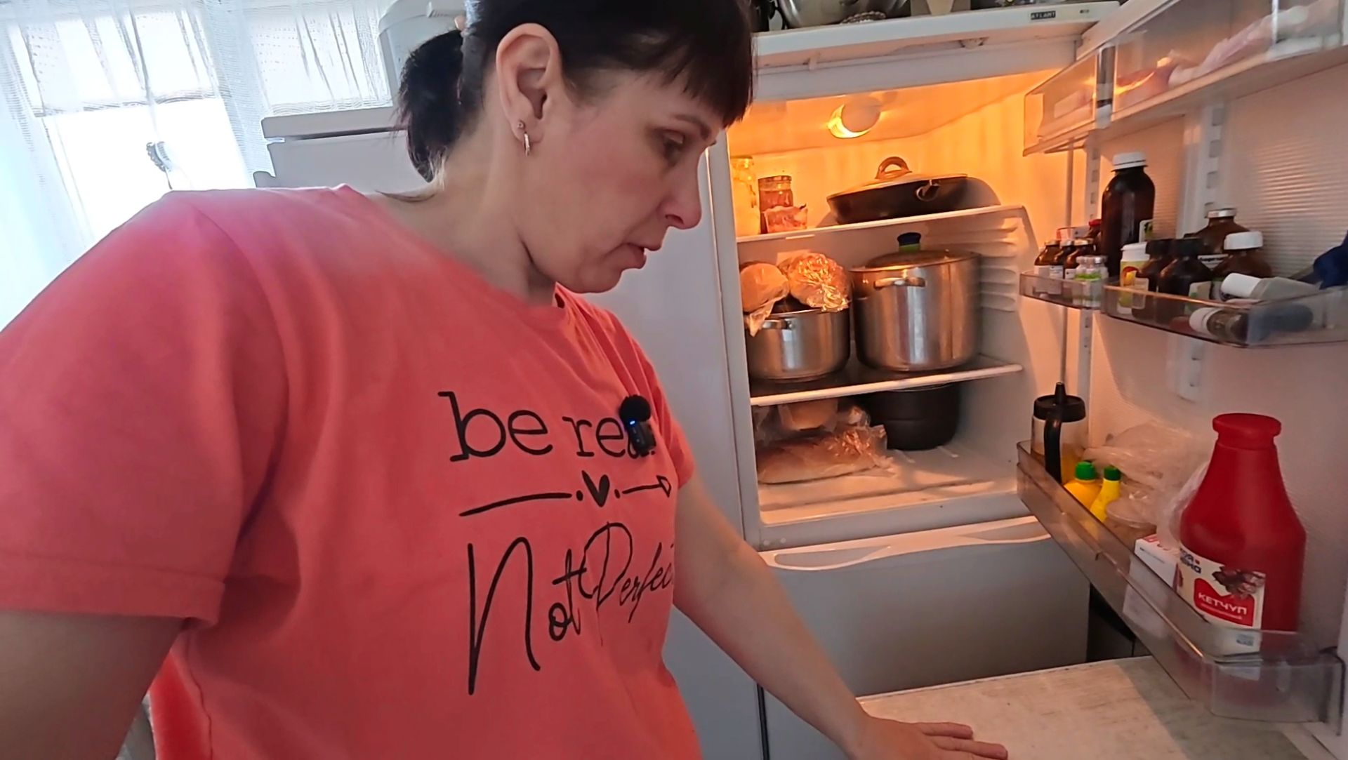 Не выспалась... Так удобнее смотреть онлайн
