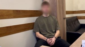 По указанию мошенников: кадры допроса обвиняемого в убийстве женщины в Москве