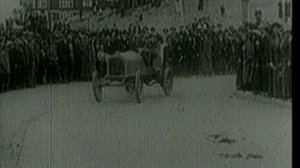 Чарли Чаплина «Детские автогонки в Венеции» (1914)