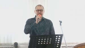 В жизни кому-то я доверять хочу