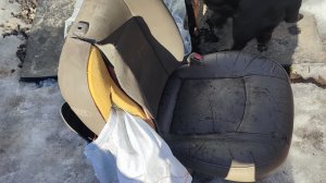 Автомобильное сиденье в металлолом