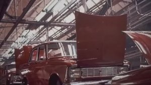 ТЁМНАЯ ИСТОРИЯ МОСКВИЧА. КАК 90-е и жадность РАЗОРВАЛИ гиганта на куски