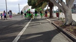 После карнавала на Тенерифе. Отдыхают семьями