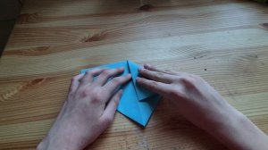 Хлопушка из бумаги с двумя зарядами.