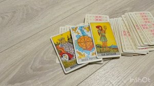 Сделает ли мужчина шаг навстречу? Читаем карты таро