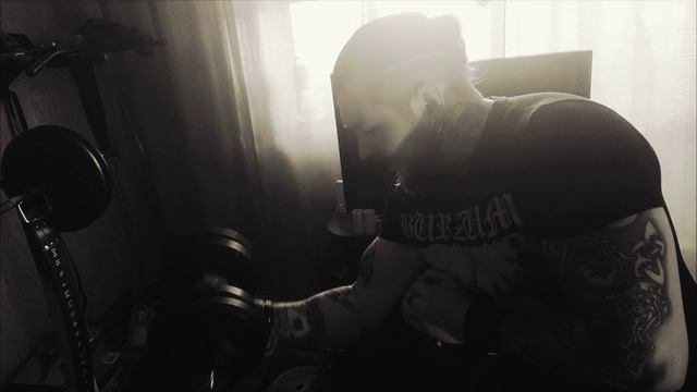 Подъем гантели на скамье Скотта 26×4