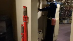 По отсекам подводной лодки.