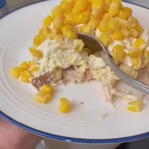 Изумительный салат с копчёным сыром 😍