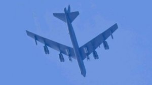 🇺🇸 Бомбардировщик B-52 был заснят на пути к Ирану.

Загружен не менее 10 крылатыми ракетами AGM-15