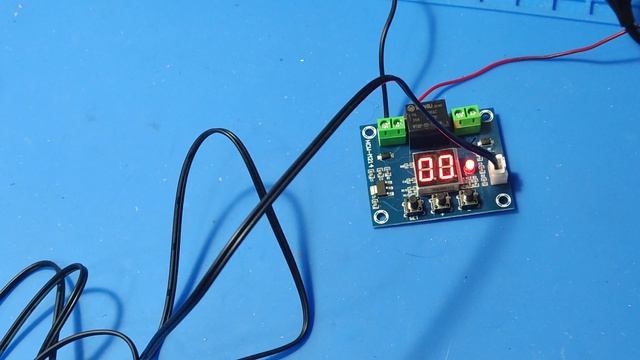 Контроллер полива цветов.