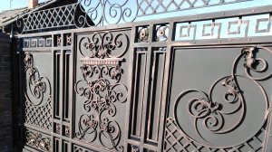 Забор из профильной трубы.