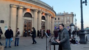 ИВАН ГАРД ВЫСТУПАЕТ НА ПЛОЩАДИ ВОССТАНИЯ