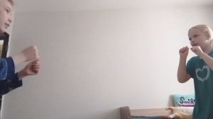 коротко о том как я научилась дратся / хорошо когда есть брат