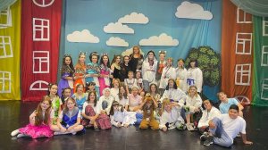 Спектакль Давайте жить дружно