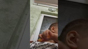 едим с сестрой  конфеты с разными фкусами🤮