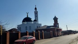 Прогулка по Новой Адыгее. Христианский храм и Мечеть # Готовлю свинину с маринованными огурцами.