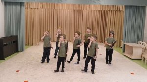 "Пацаны в строю стоят..."