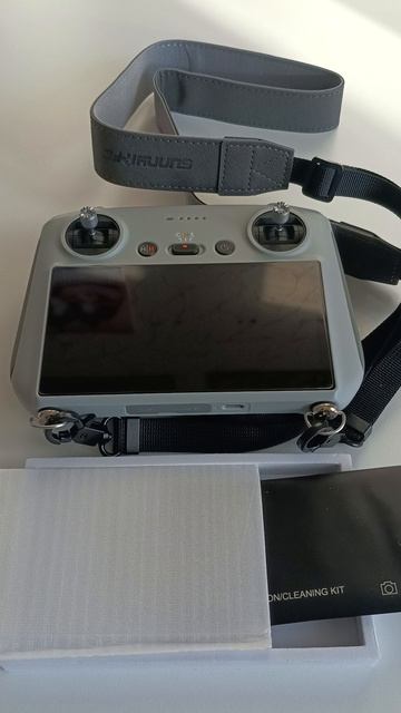 Установил защитное стекло на пульт DJI RC