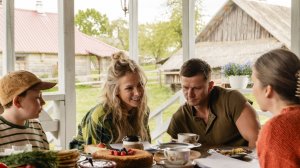 Родительский дом Трейлер фильма 2026 Семейная комедия