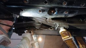 Немного антикора , обработка рамы Фольксваген Амарок .