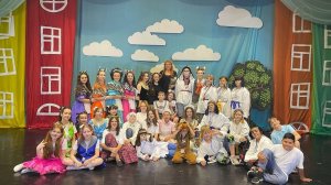 Спектакль Давайте жить дружно Амфитеатр