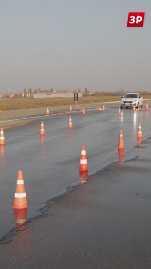 Испытываем летние шины: переставка! Как это делает журнал ЗА РУЛЕМ #зарулем #shorts #шины