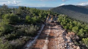 Mountain Road Construction With 3 Caterpillar Excavators & Hydraulic Hammers