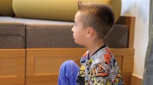 УЧИМ Брата Делиться! Как Играть ВМЕСТЕ Без ИГРУШЕК!