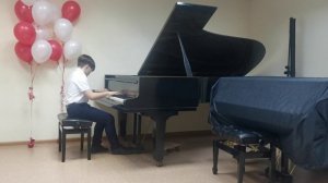 А. Плейель "Сонатина" ред мажор 1 часть, Р. Шуман "Первая трата"