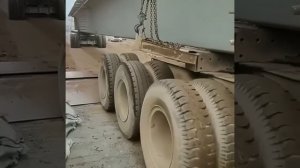 Подправляет курс верно.