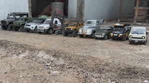 Массовый заезд радиоуправляемых машинок с препятствиями.