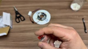 Установка светильника на натяжной потолок