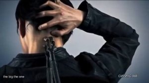 СВЕТИЛЬНИК НАД ФЕРМОЙ НАЧАЛ ГЛЮЧИТЬ .